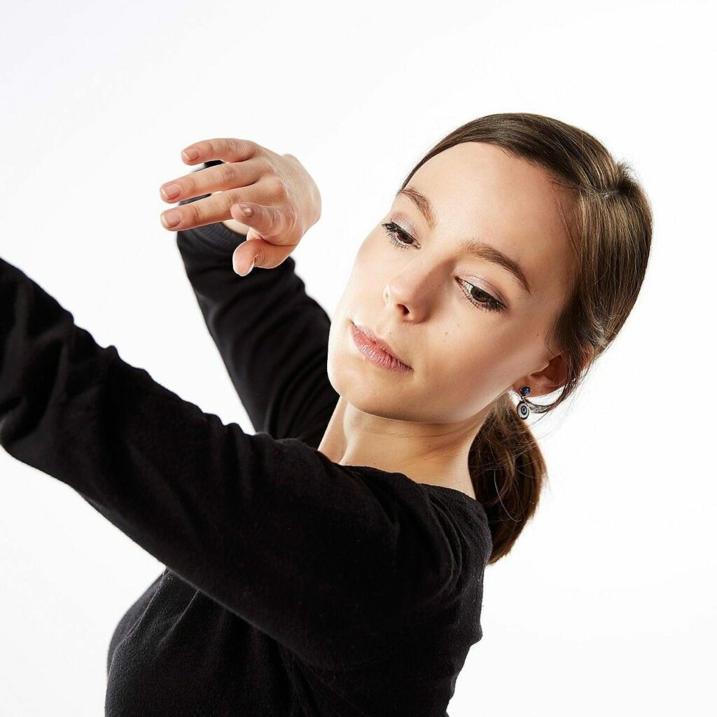 danse classique opéra nice jazz contemporain cerceau aérien moderne hip hop école ecj école chloé jourdan riquier st roch dance ballet pointes pointe cours adultes adulte enfants enfant ado ados intermédiaire intermédiaires débutant débutants avancé avancés danser alpes maritimes côte d'azur concours acrobatie barre à terre renforcement musculaire gala spectacle spectacles 2024 2025 opéra danseuse danseur danseuses danseurs jourdan chloé pauline alemany claude gamba laetitia pujol aurélia zabal paméla gamez manon chirio gaia garatti candice pascale location salle stage stages workshop éveil Ana-Belen